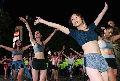 国产广场舞主播视频直播,国产广场舞主播直播风采  第1张